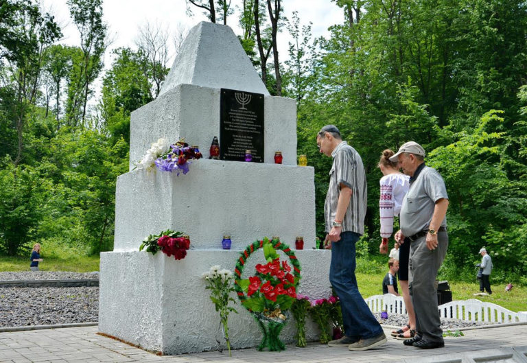 Відкриття оновленого меморіалу жертвам Голокосту часів Другої світової війни
