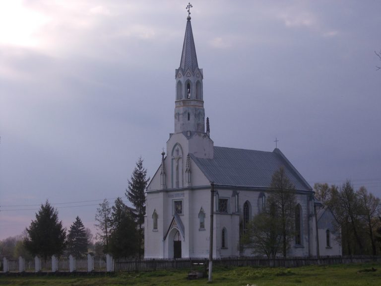 Церква Різдва Богородиці в Терешках (колишній костел)